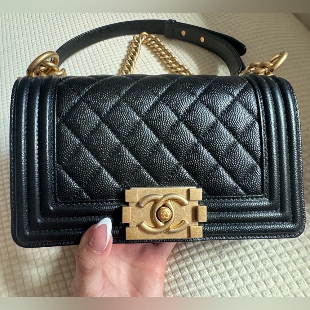 Chanel boy bag caviar